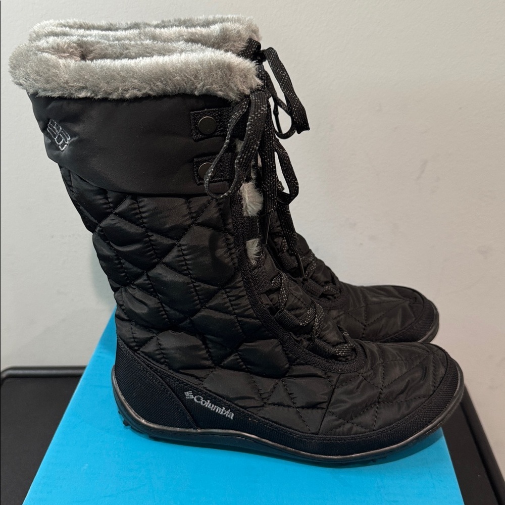 Columbia Women's Black Quilted Winter Boots Minx Mid II Omni-Heat Size 6 Box EUC